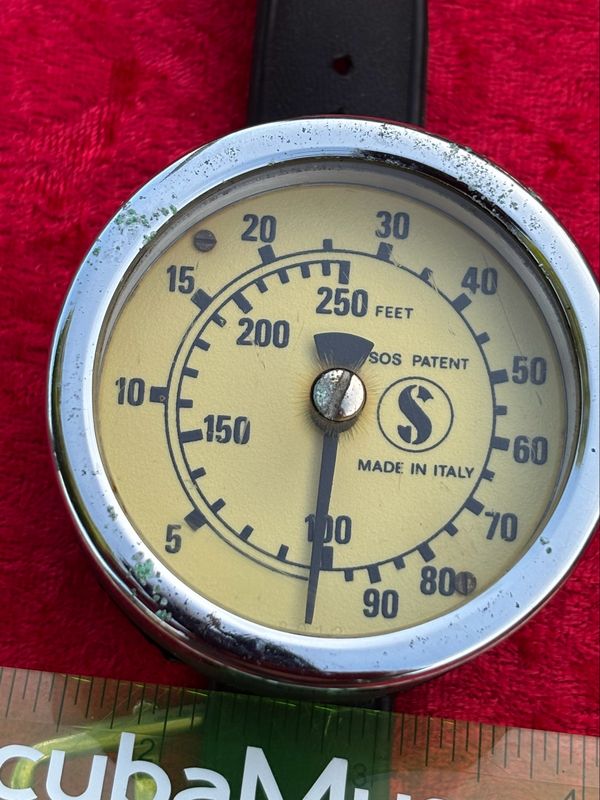 SOS Scubapro made in Italy 250 foot depth gauge!!!