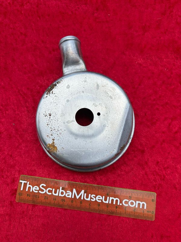 US Divers used mechanism side can for over pressure (note longer horn) US Divers used mechanism side can for over pressure (note longer horn)