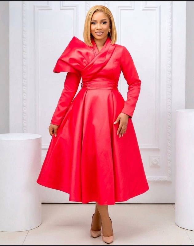 Red Bow Long Sleeve Detail Midaxi Dress