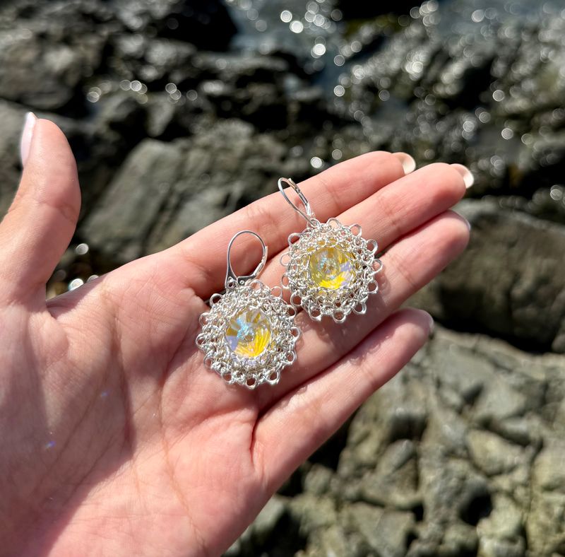 Pendiente redondo con cristal checa amarillo