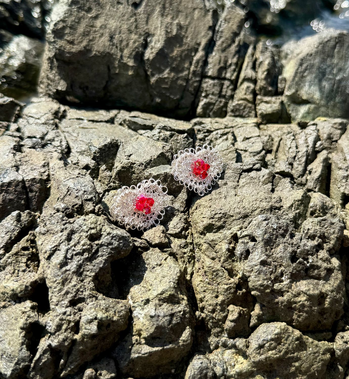 Pendientes de corazón con Circonitas Rojas