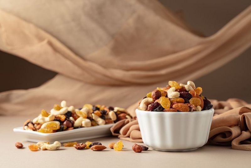 FRUTOS SECOS Y PATATAS