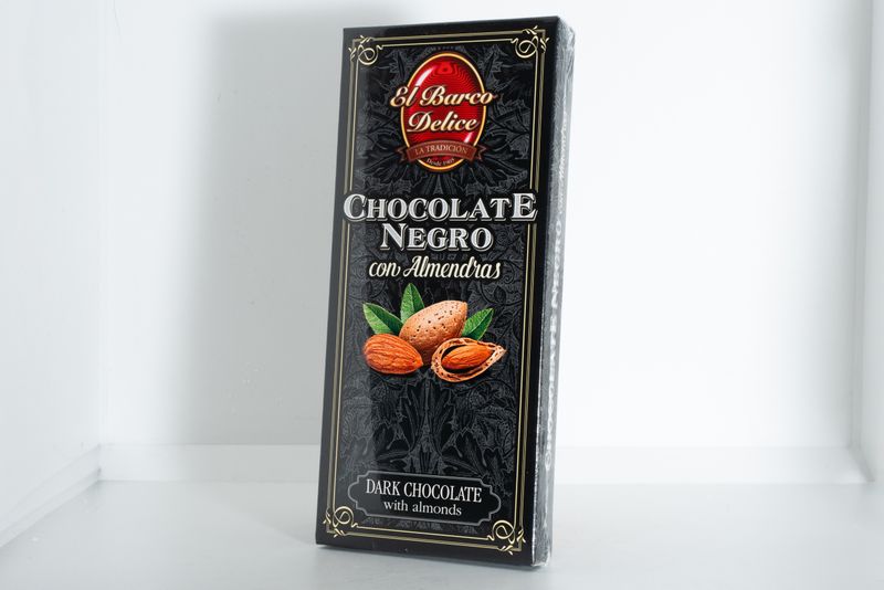 CHOCOLATE NEGRO CON ALMENDRA BARCO DELICE