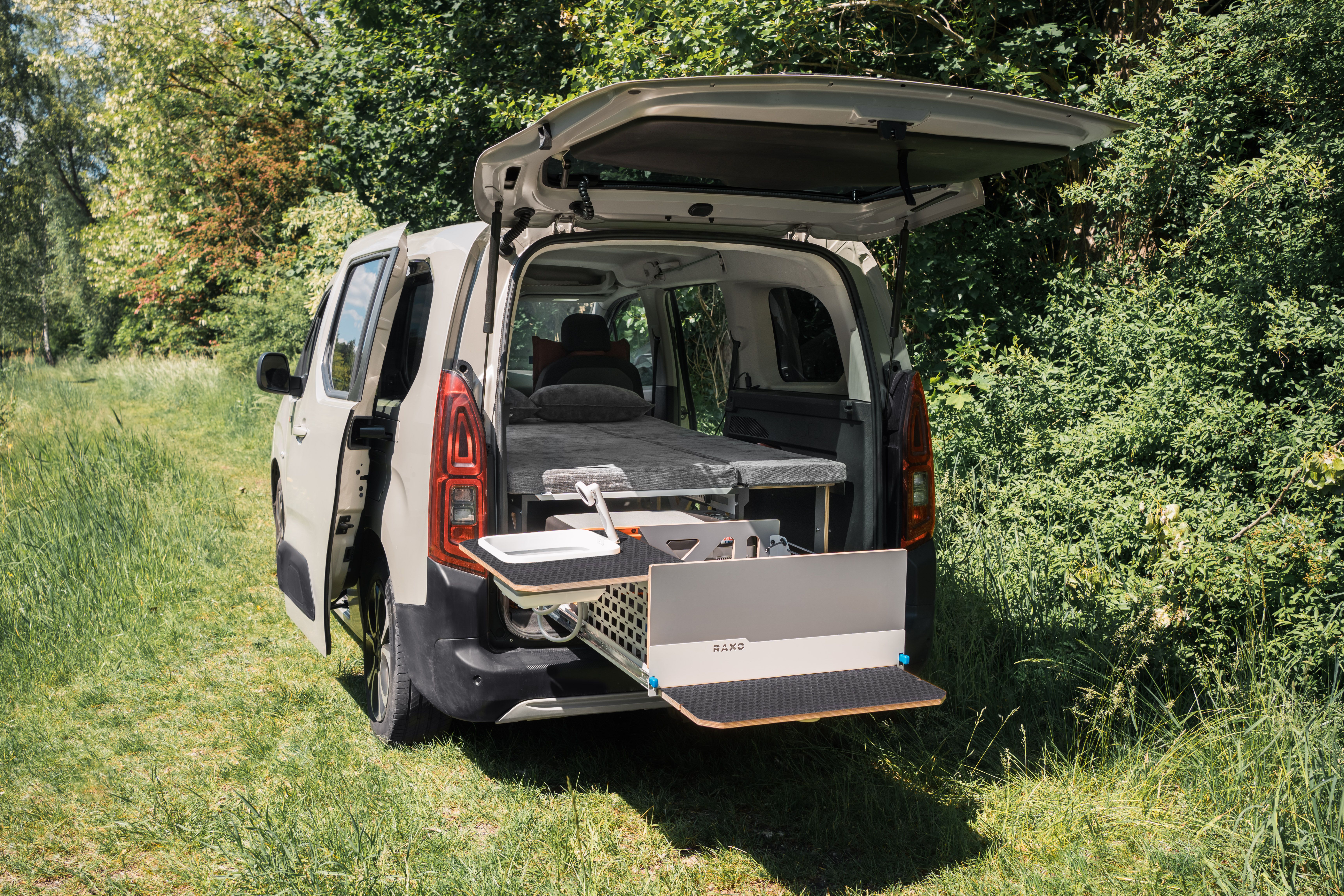 RAXO BEEVAK set for combi van