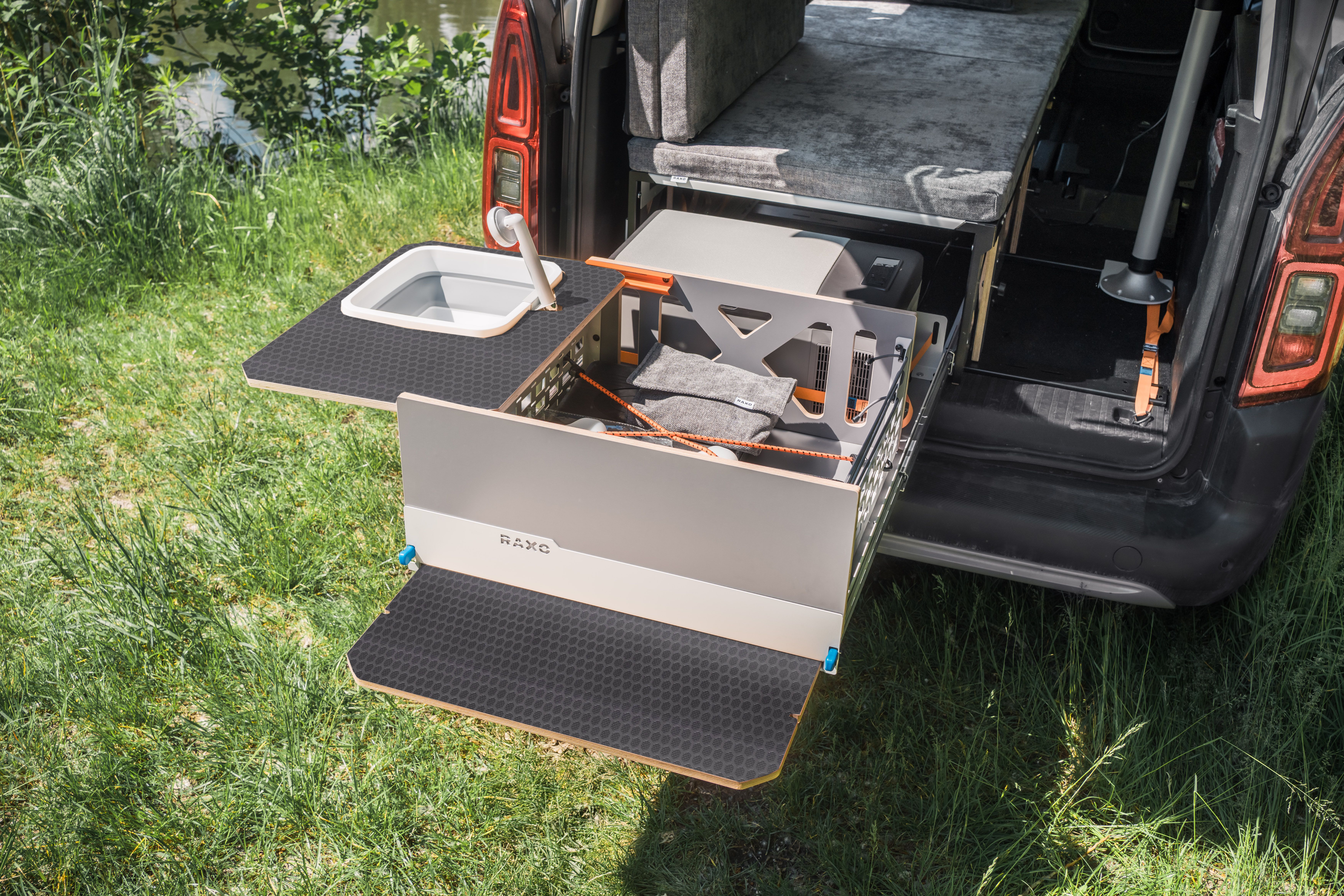RAXO BEEVAK set for combi van