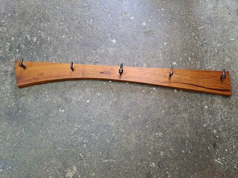 Garderobe aus Kirschbaum