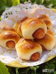 Mini Sausage Bread (3pcs) 迷你版肠仔包 (3)