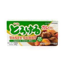 S&amp;B Torokeru Curry Medium 180g