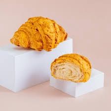 Crispy Polo Croissant  牛角菠萝包