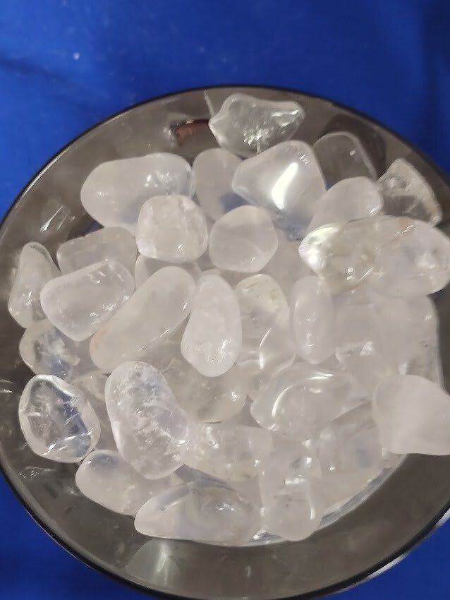 Clear Quartz Crystals/Tumbled/small