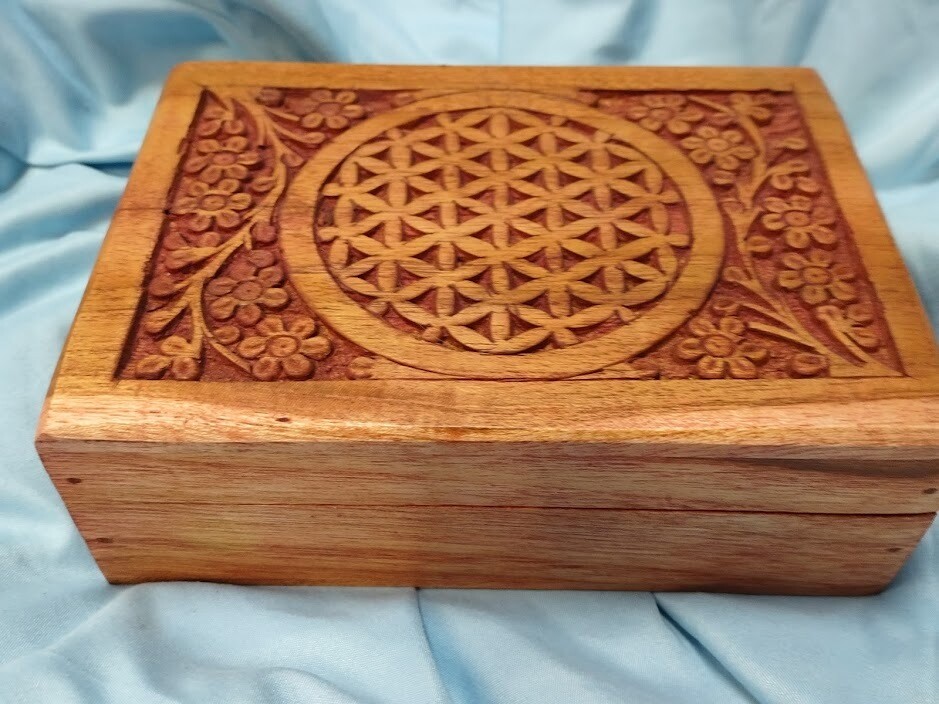 Wood Box Velvet Lined/Flower Of Life