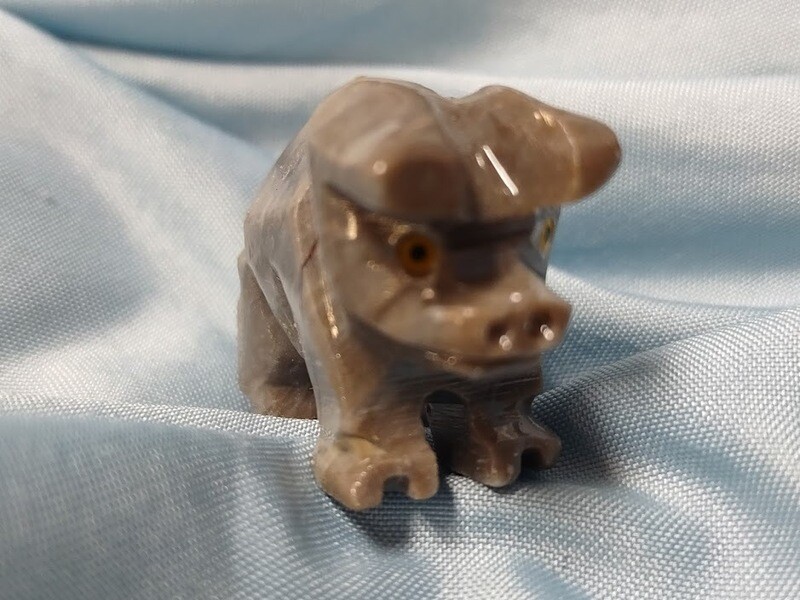 Dolomite Barn Pig