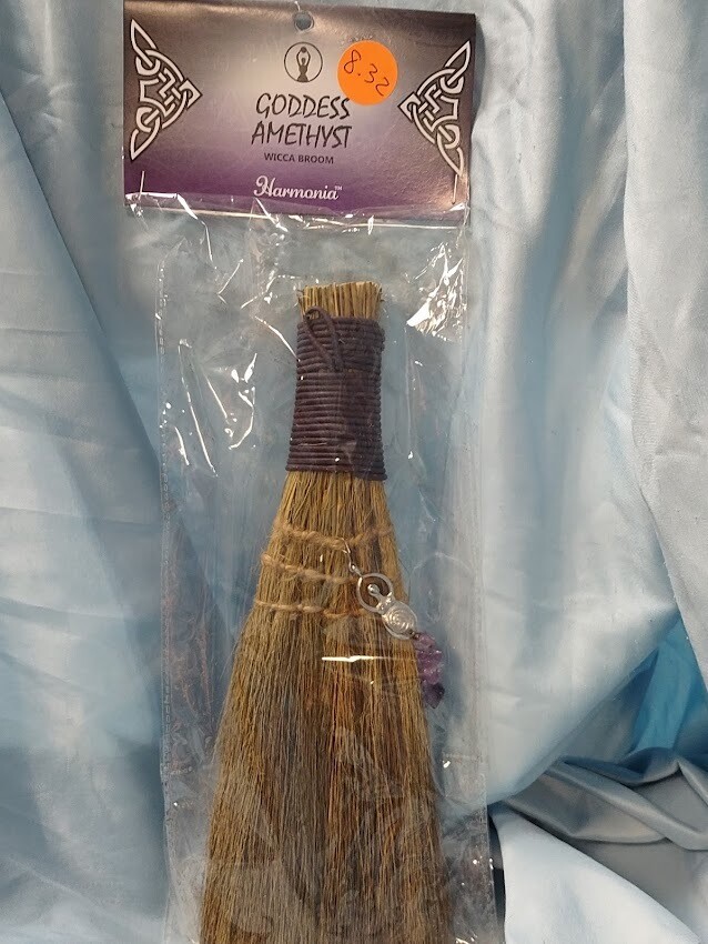 Wicca Broom Goddess w Amethyst