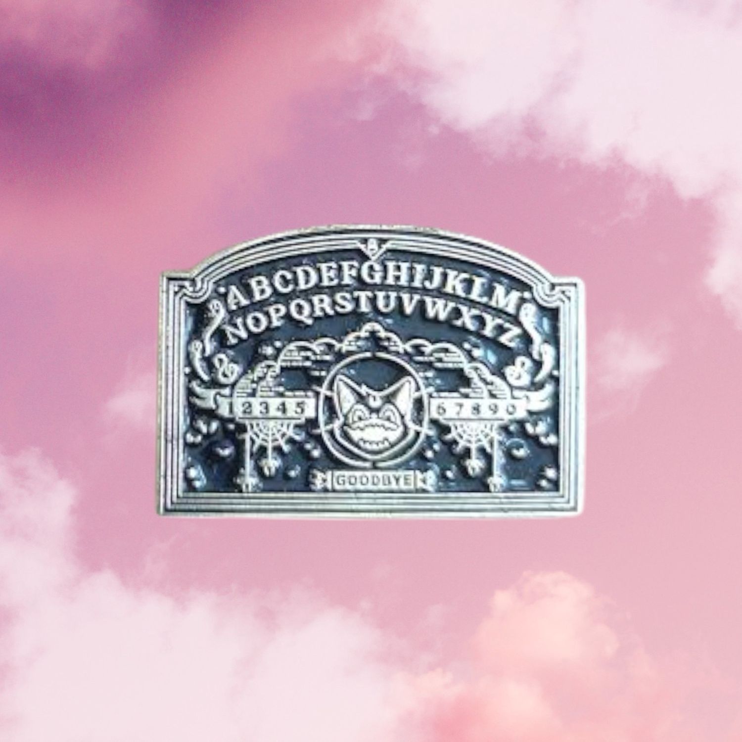 Spirit Board Pin, Design: Classic