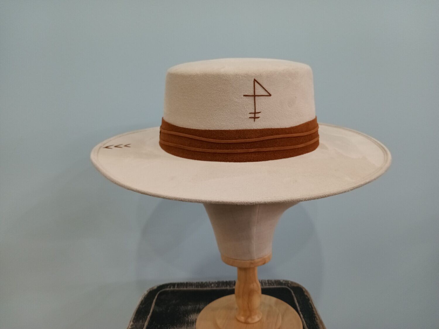 Lively Boater Tash Beige L