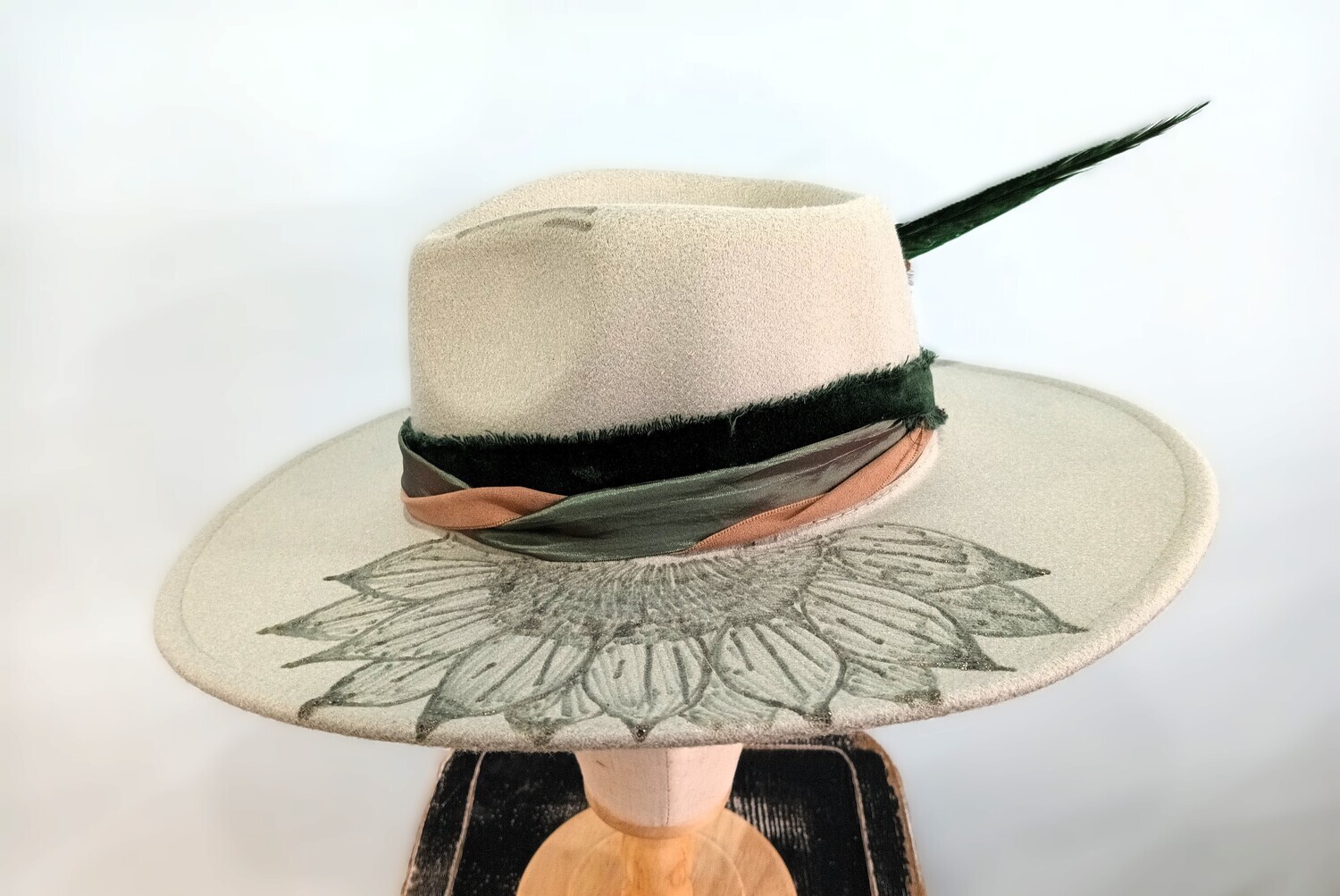 Rancher Mint/ Wi/ Wdbrnd/ Fthr/ Band