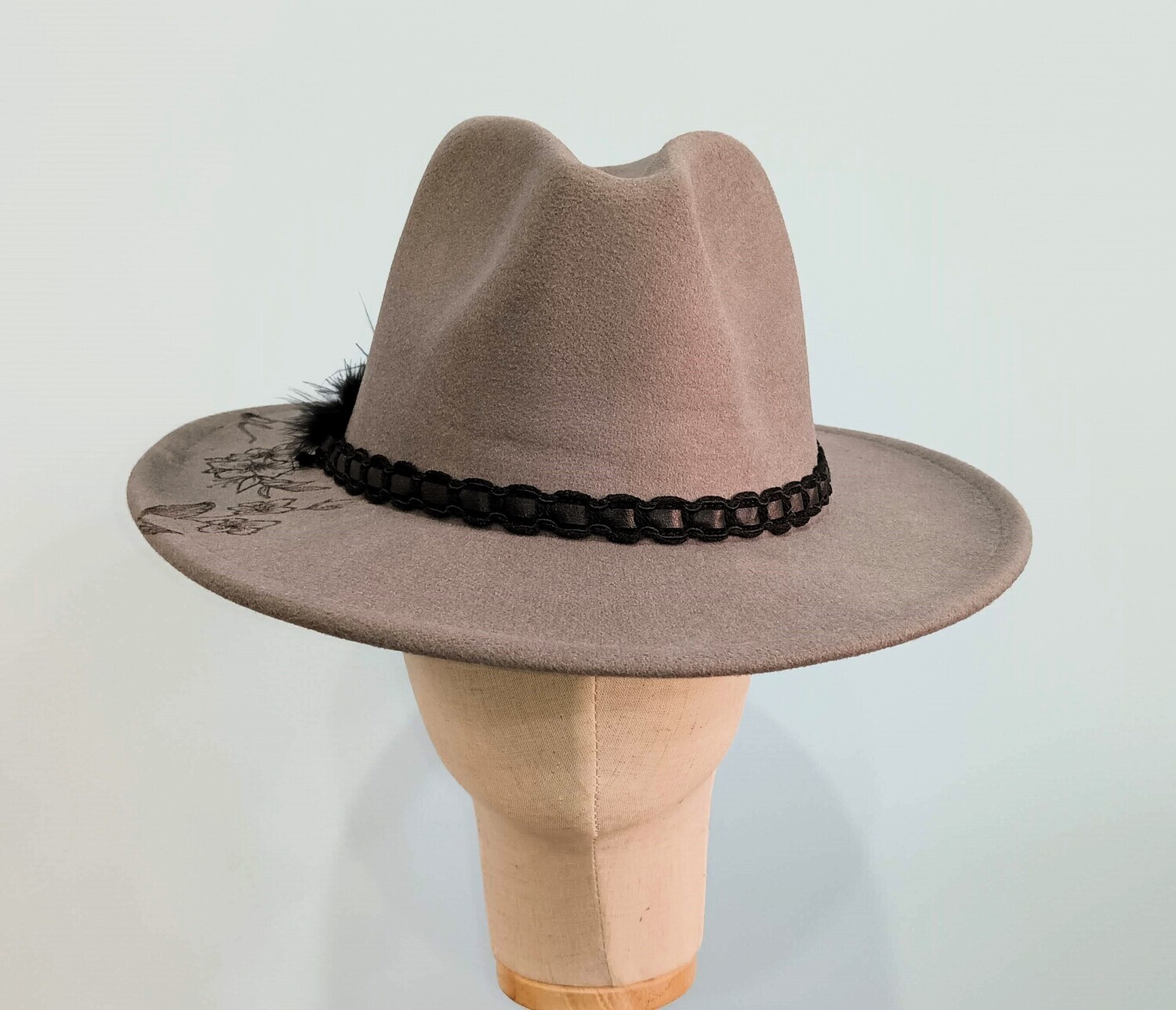 Cate Classic Grey/ Shrt/ Wdbrn/ Fth/ Band