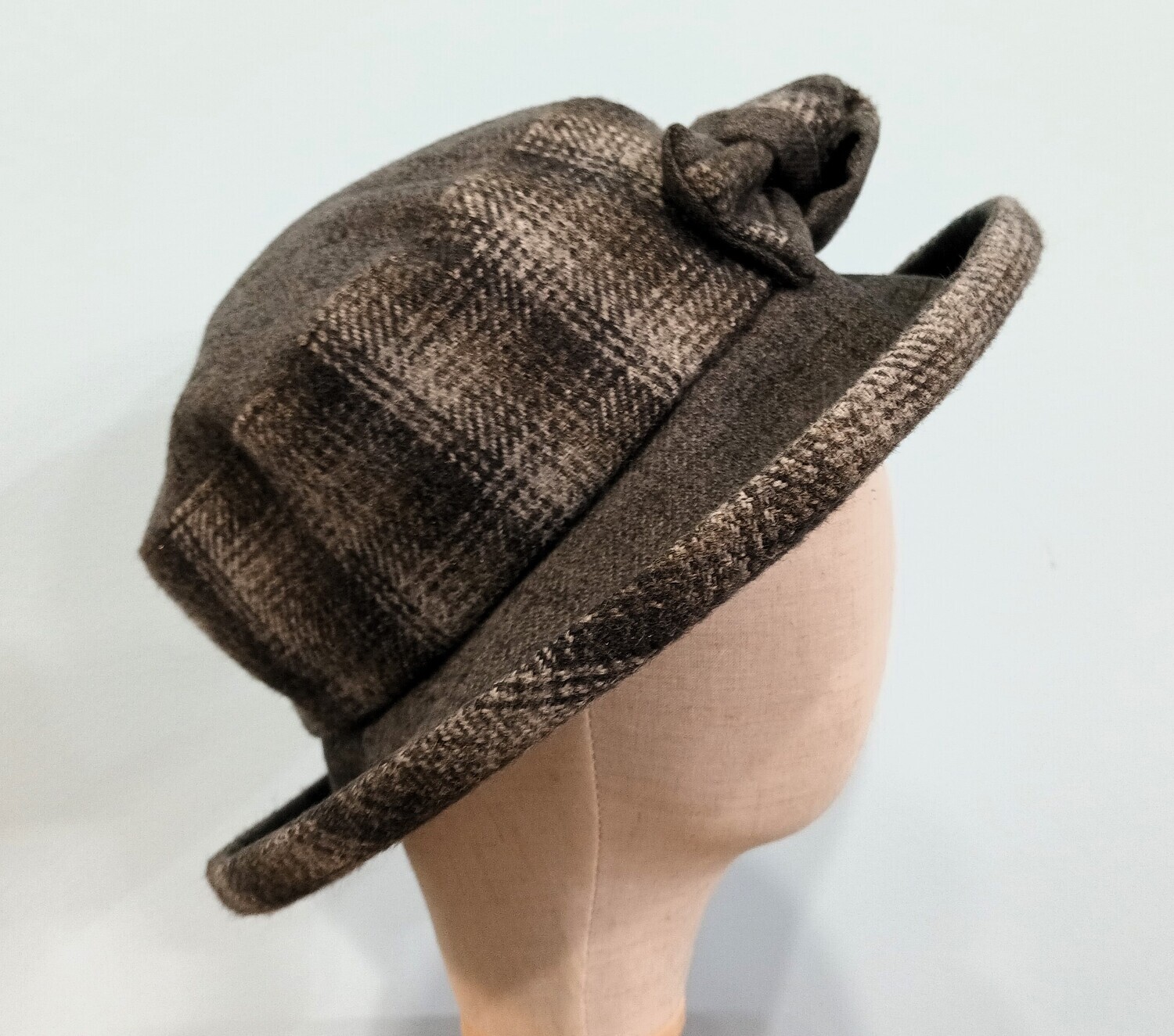 Evie Cloche Checked Grey