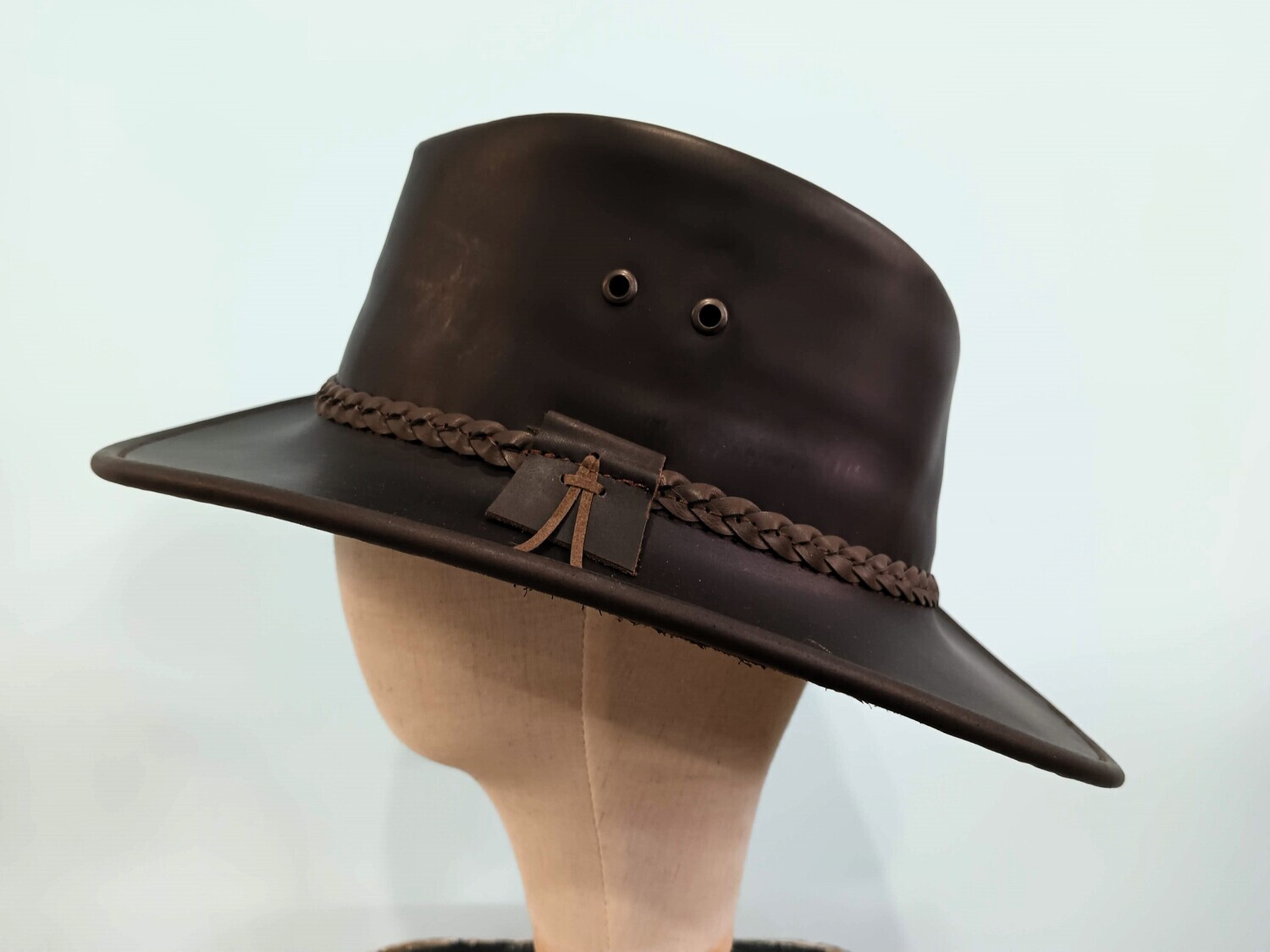 Outback AH Black Brown M