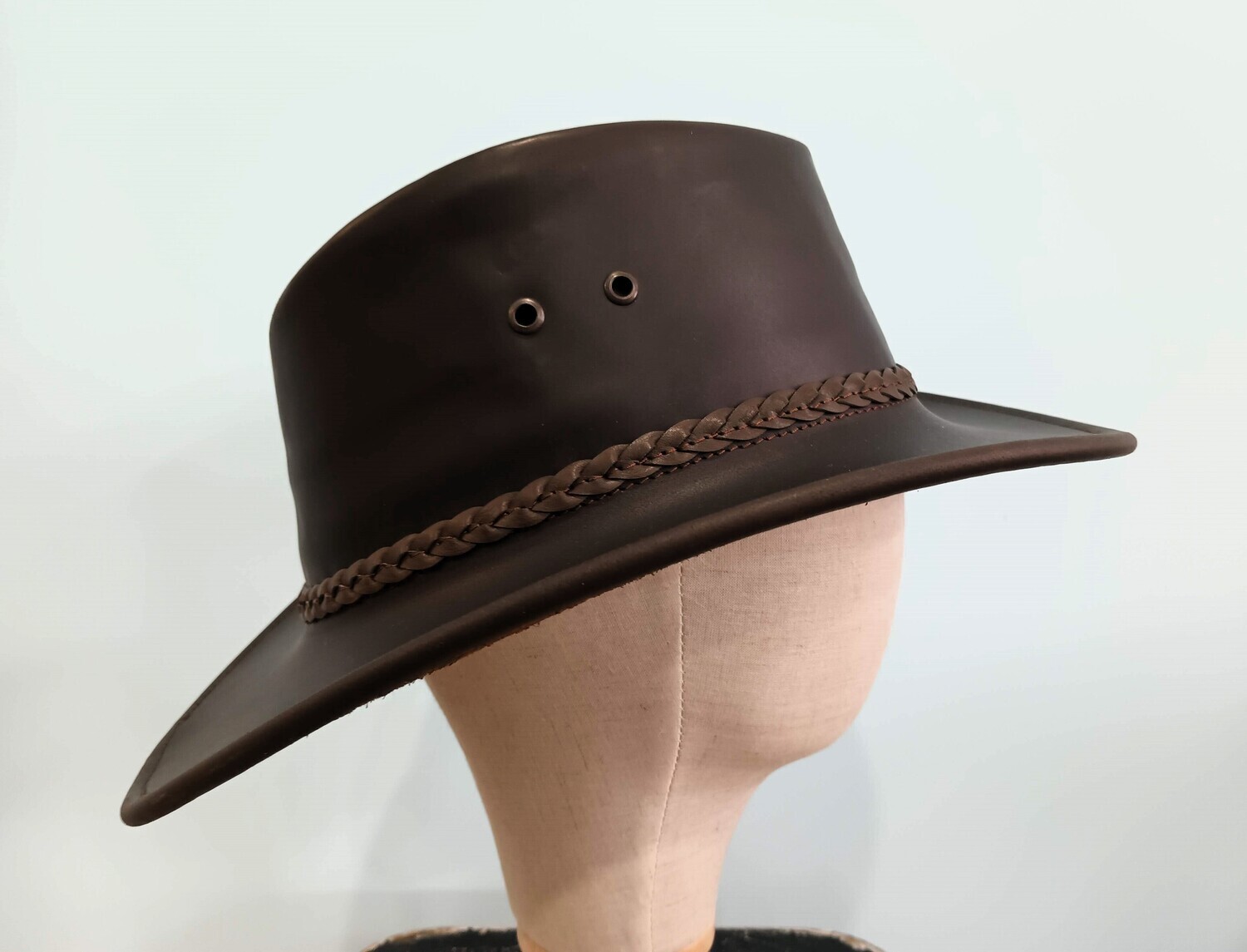 Outback AH Black Brown M