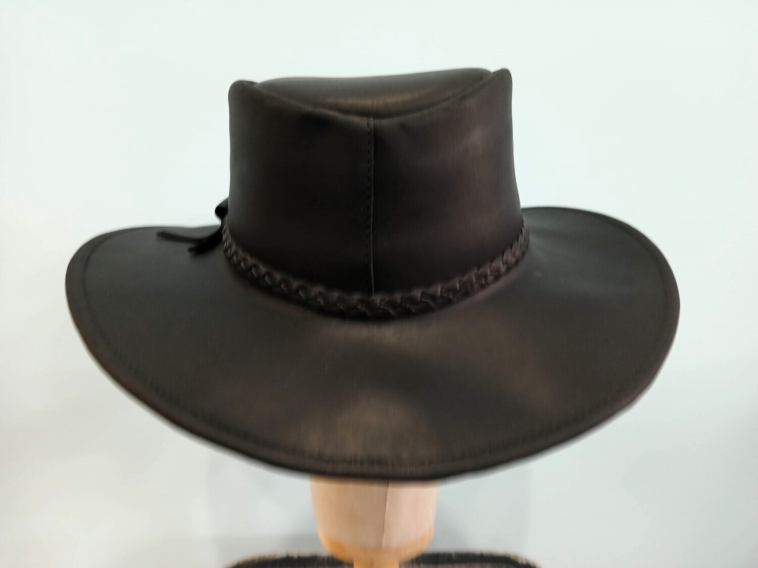 Outback AH Black L