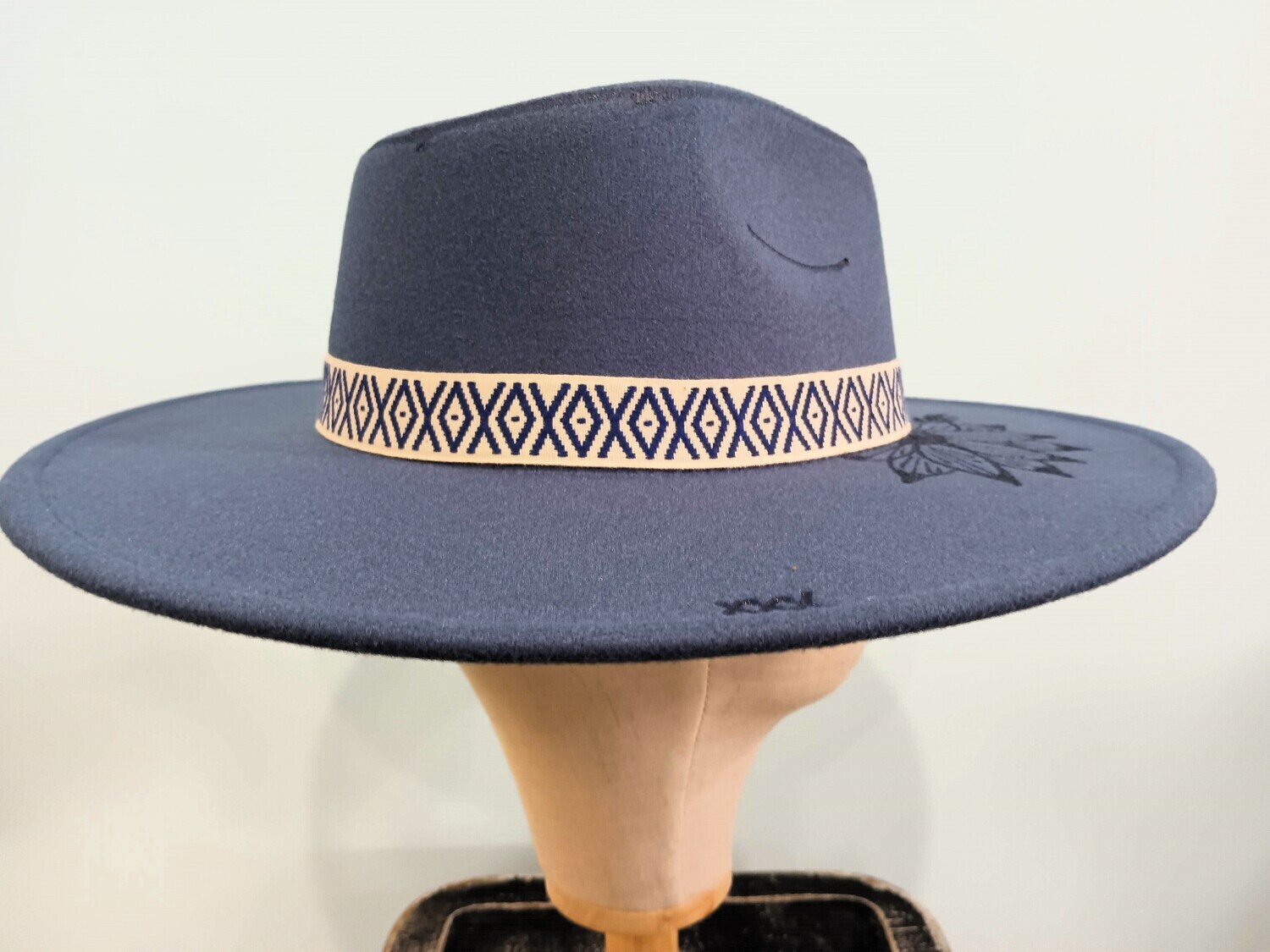 Cate Classic Blue/ Wi/ Wdbrn