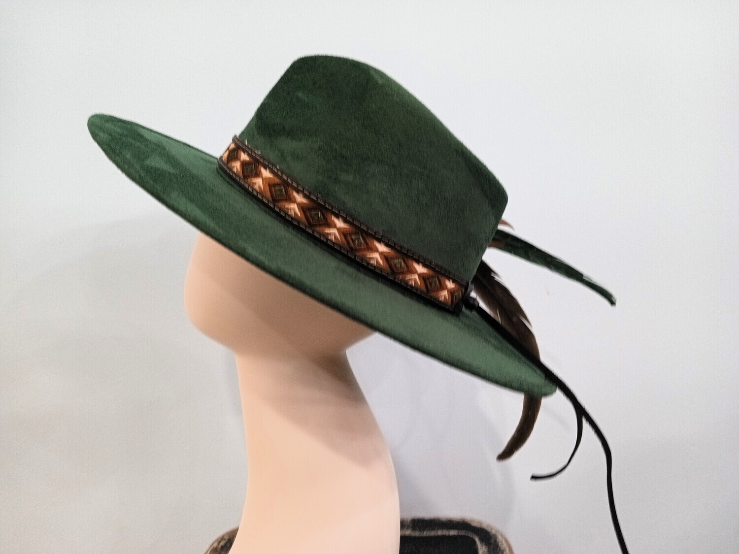 Tash Emerald Rancher Fthr/ Band 1