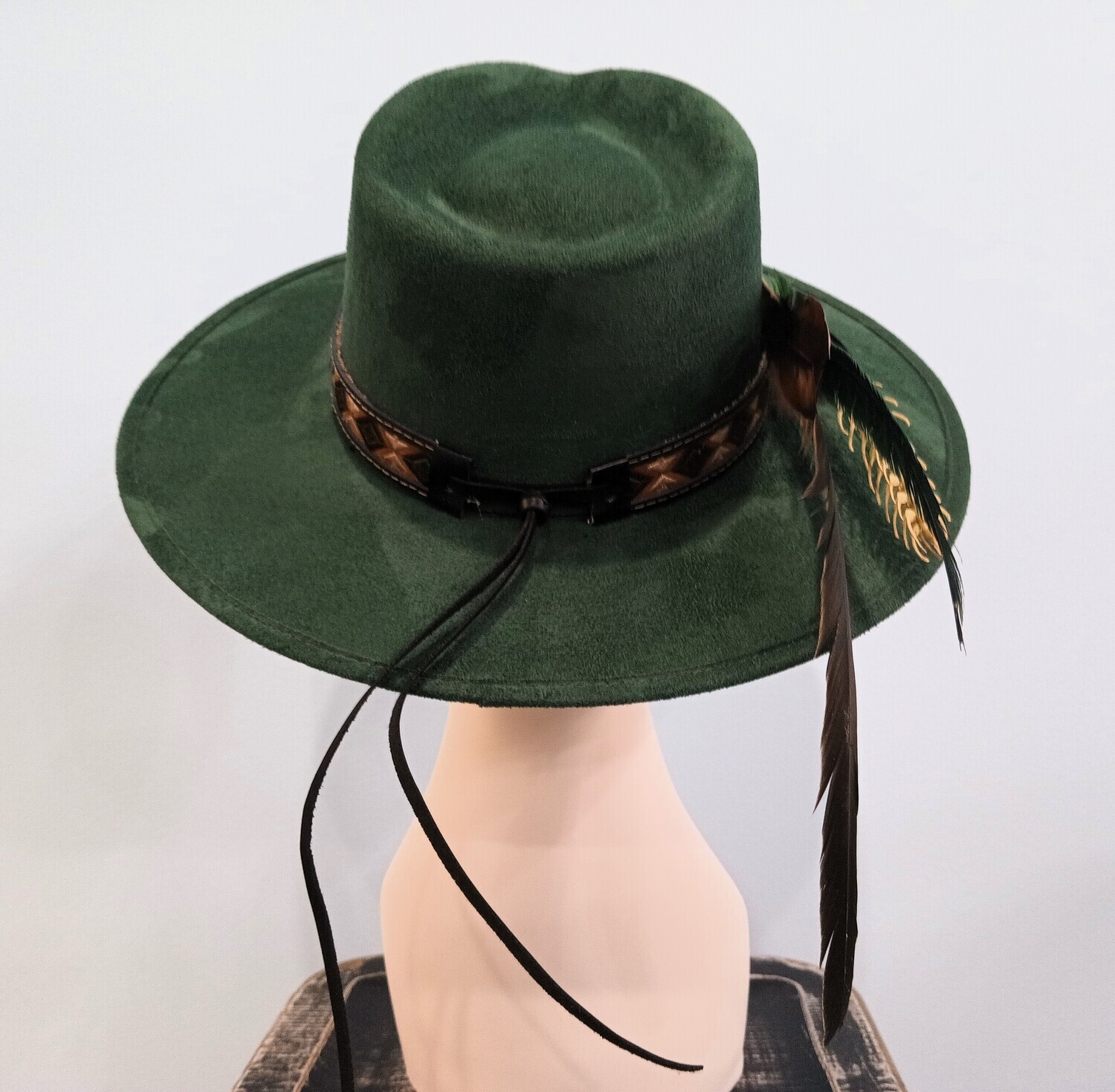 Tash Emerald Rancher Fthr/ Band 1