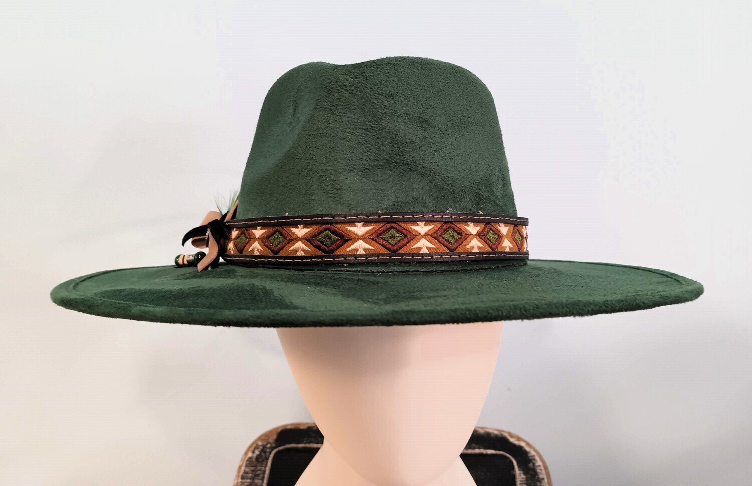 Tash Emerald Rancher Fthr/ Band 1
