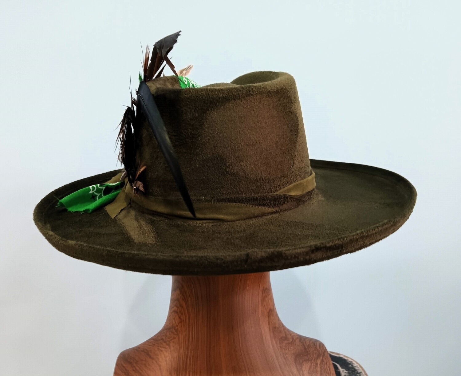 Tash Forest Green Rancher Fthr/ Band 1