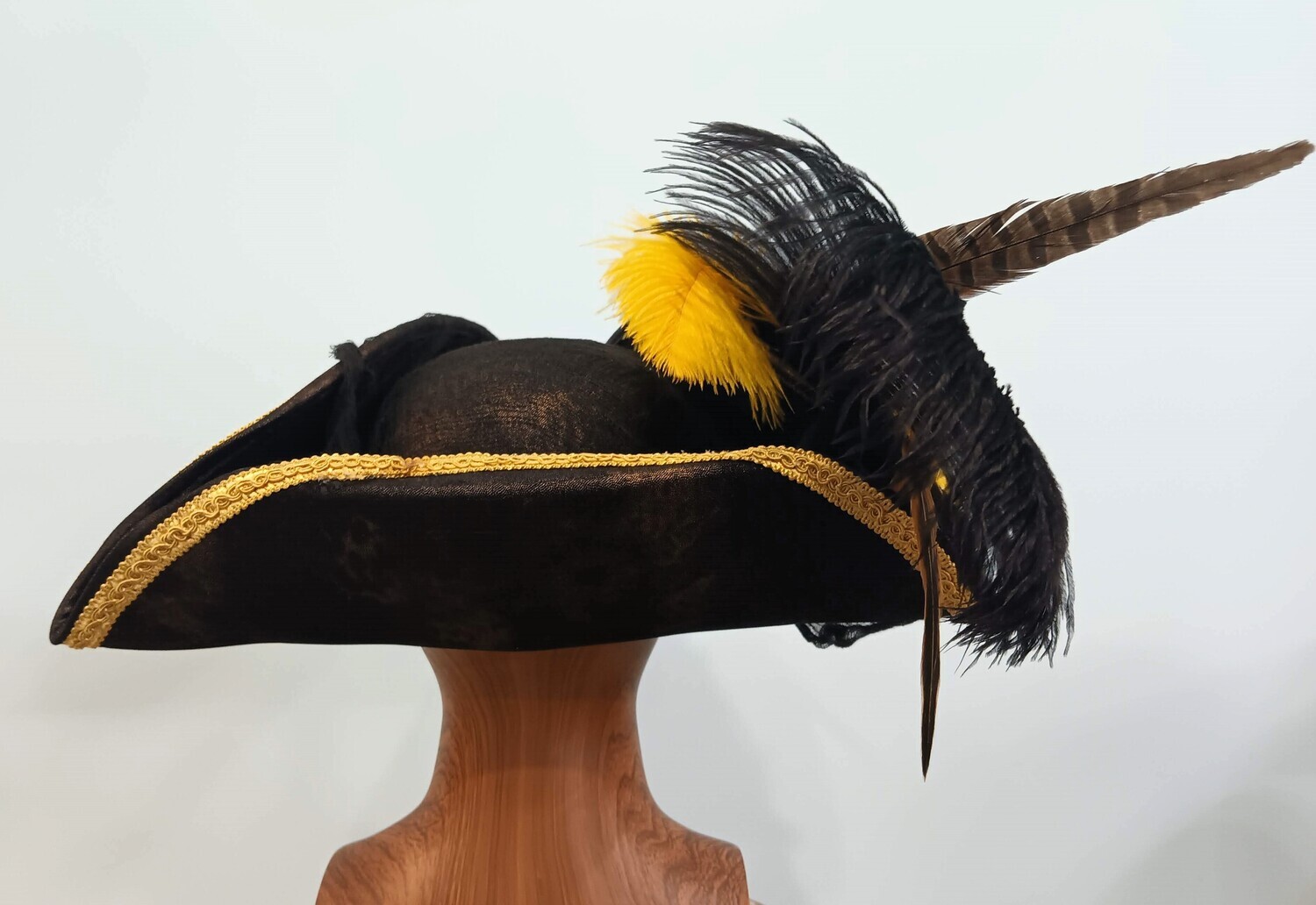 Calypso Black/ Gold 2