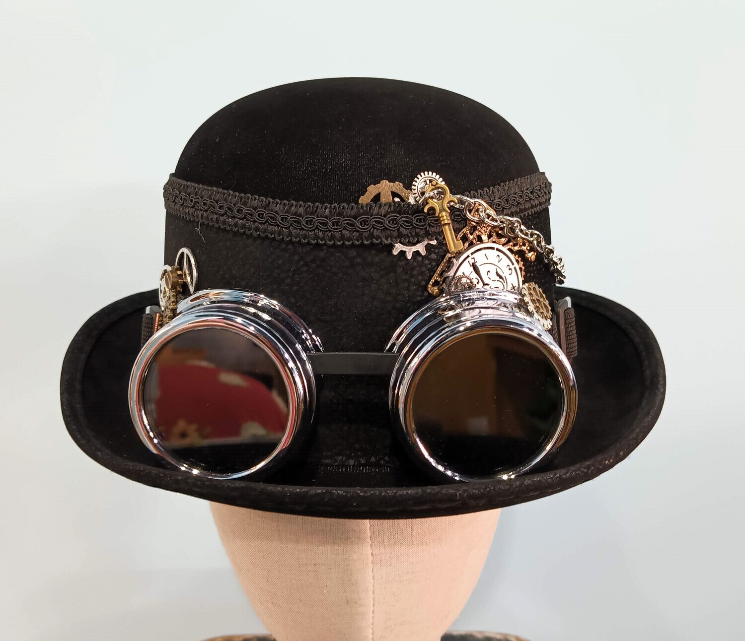 L.Crown Bowler Steampunk Black 2