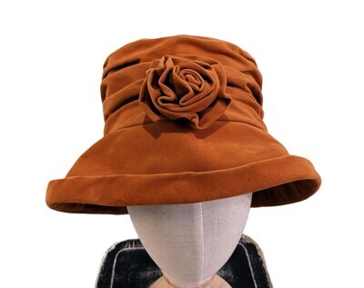 Emma Cloche Black