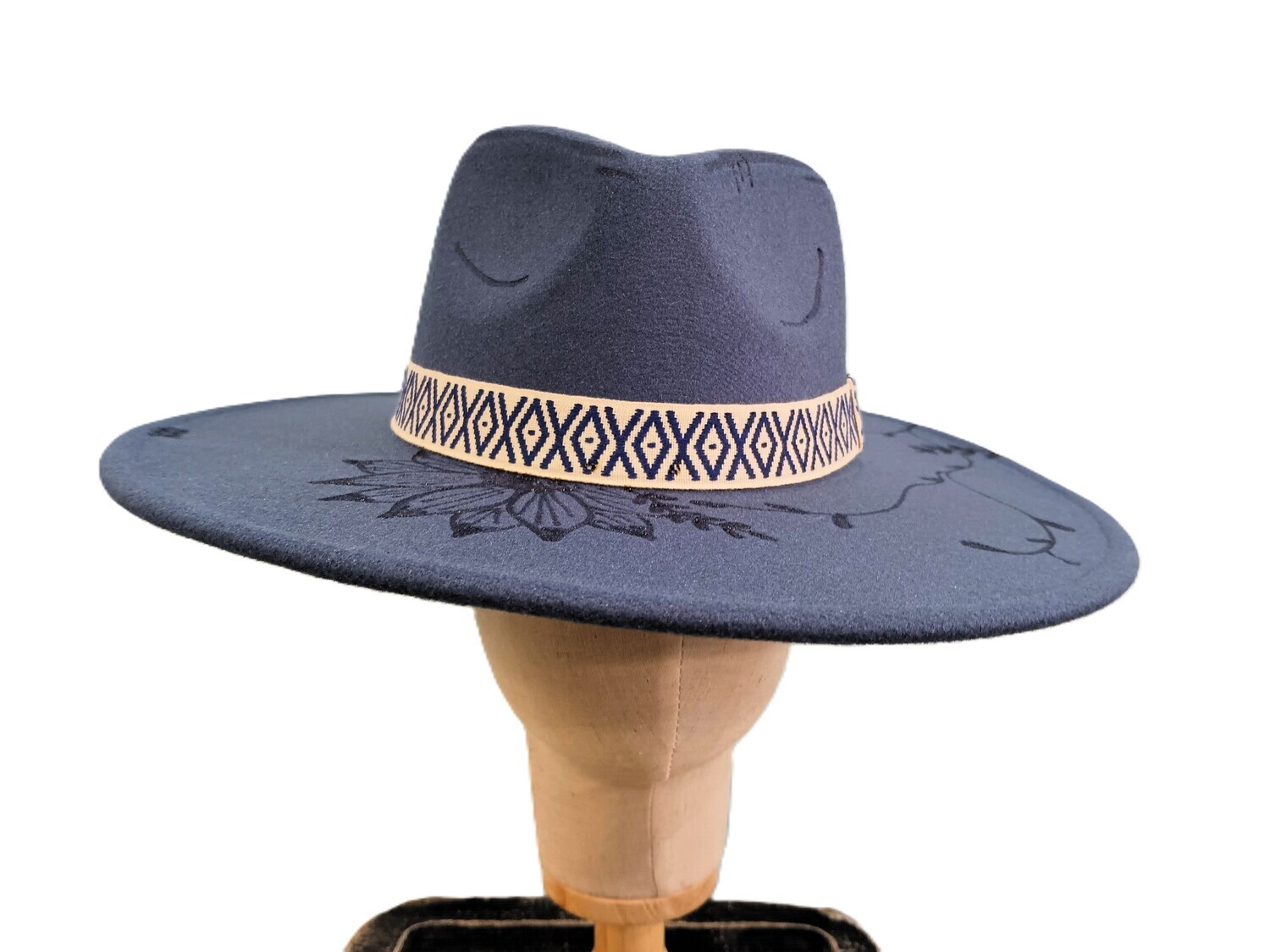 Cate Classic Blue/ Wi/ Wdbrn