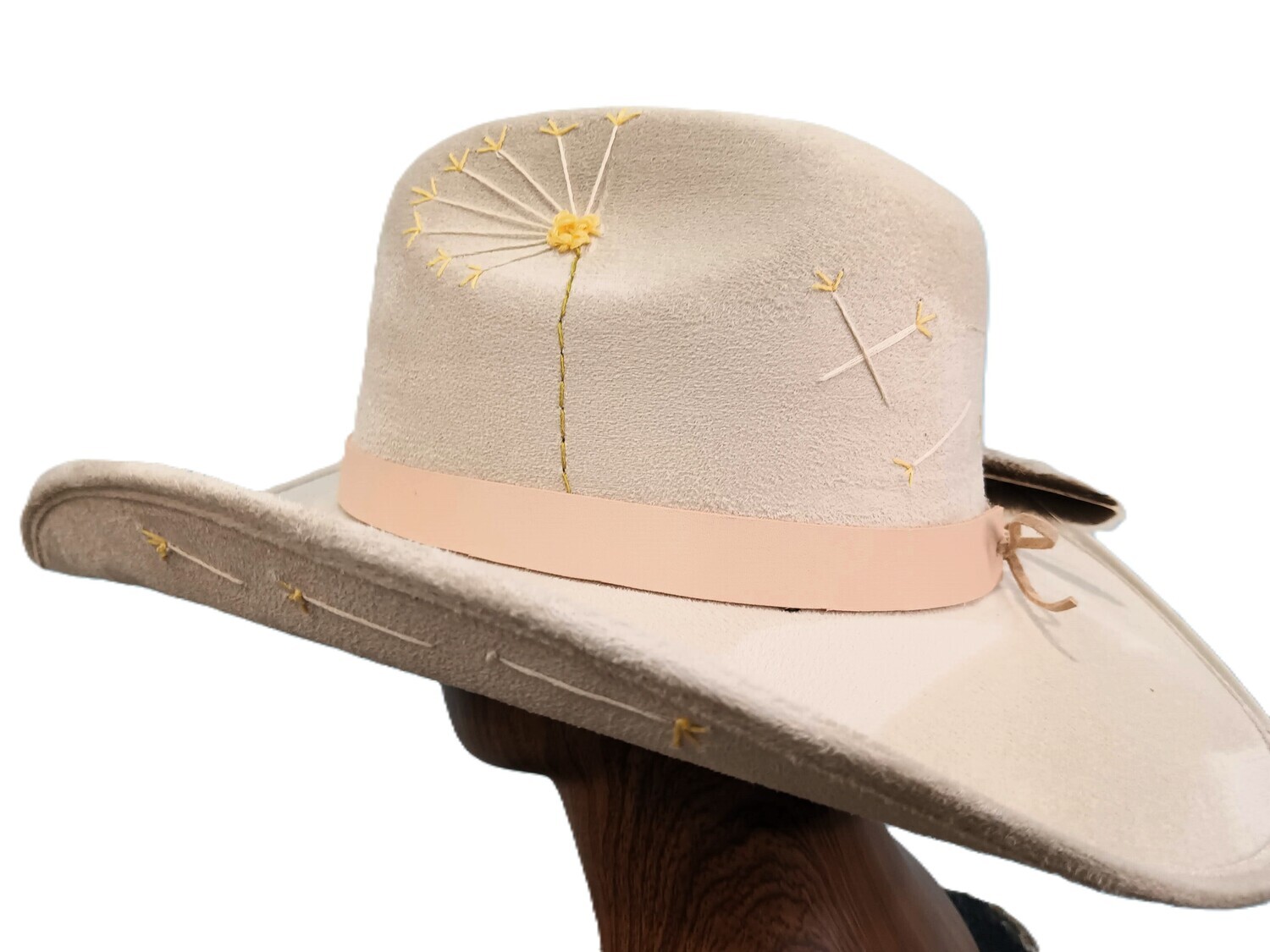 Lively Ivory Cowboy Dandelion M