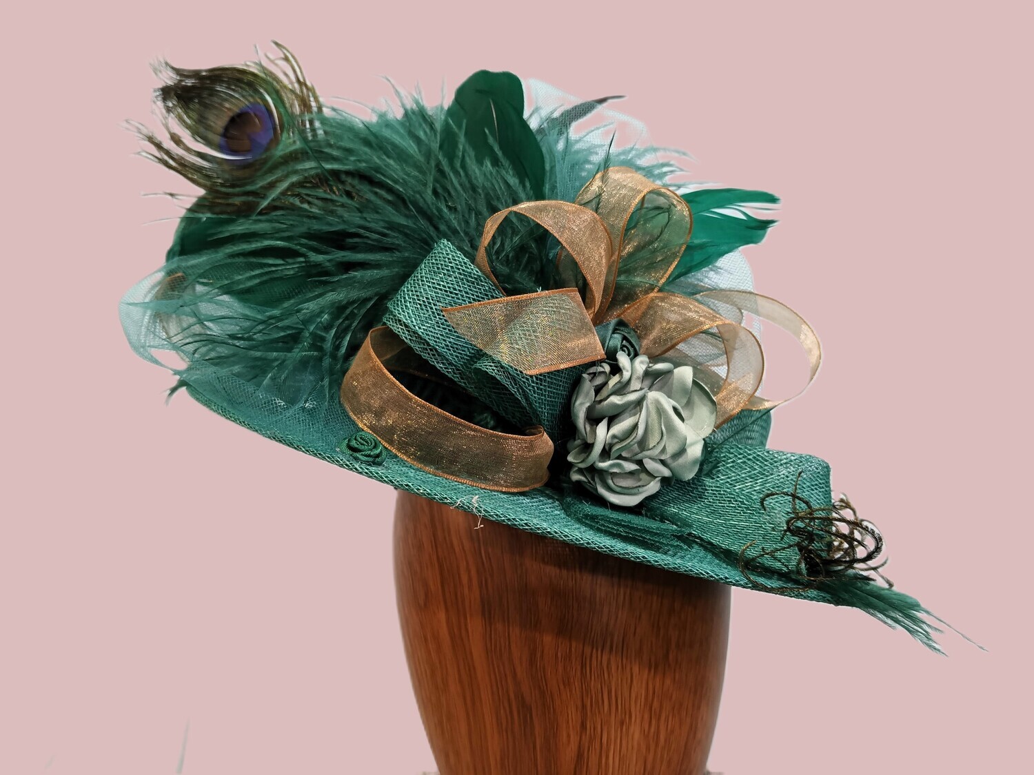 Emerald Wide Brim Derby Fascinator 1