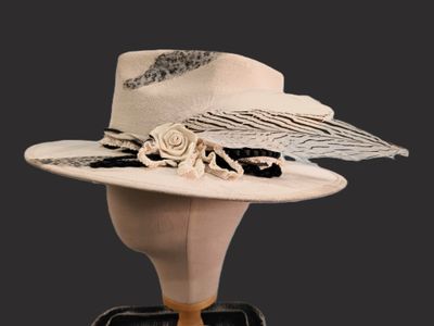 Tash Cream Arrow Crown Rancher Foiled M