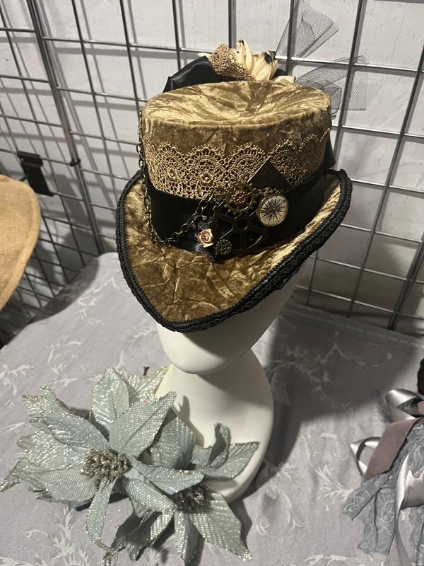 TTT Victorian Fascinator