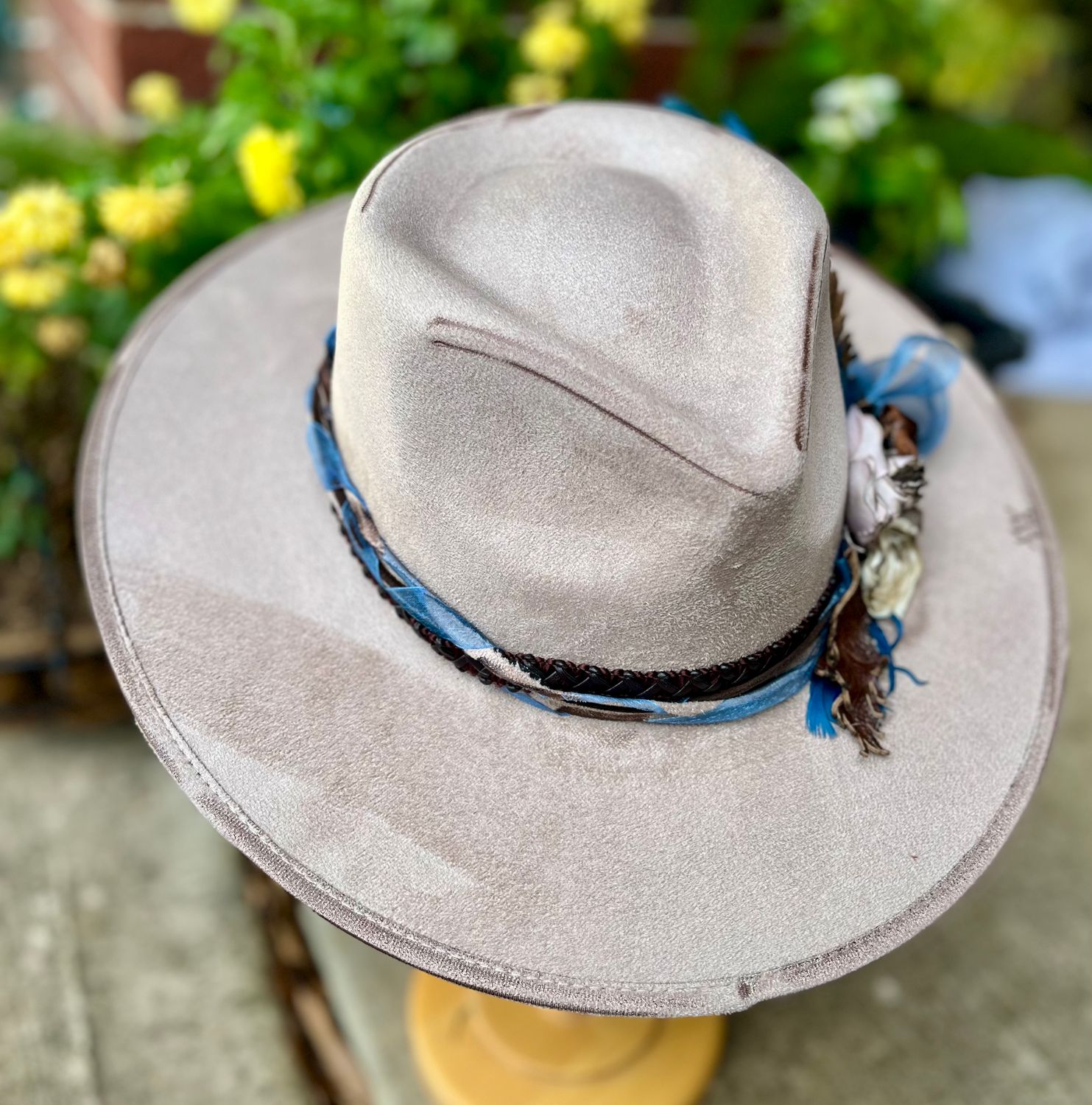 Tash Taupe Rancher Large