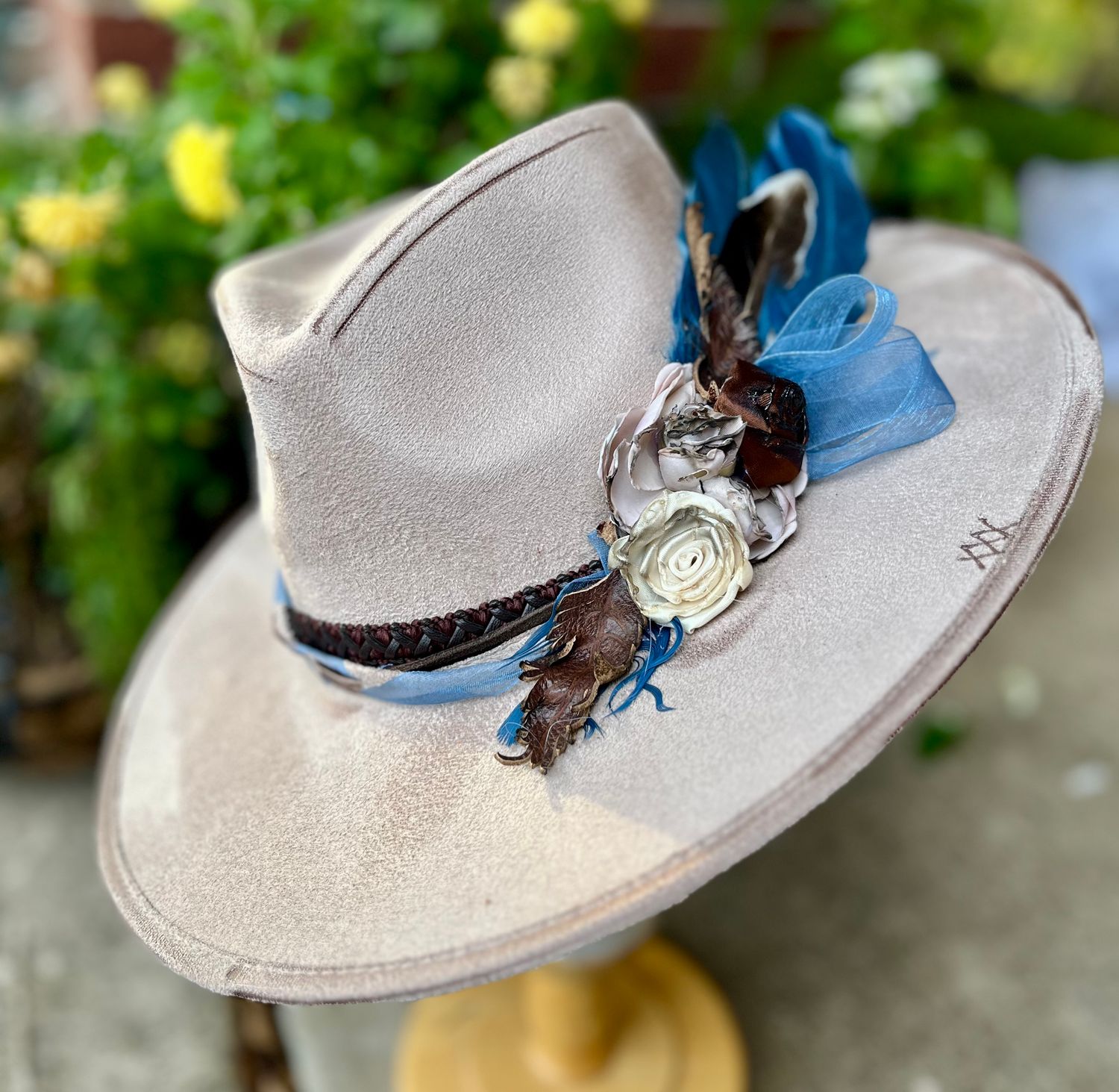 Tash Taupe Rancher Large