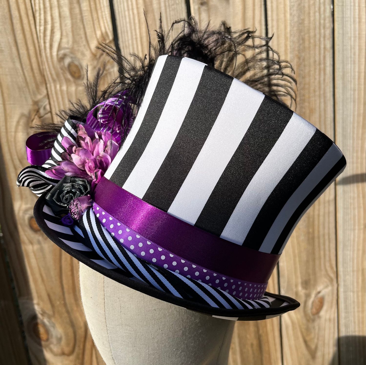 Black and white striped top hat/purple accent