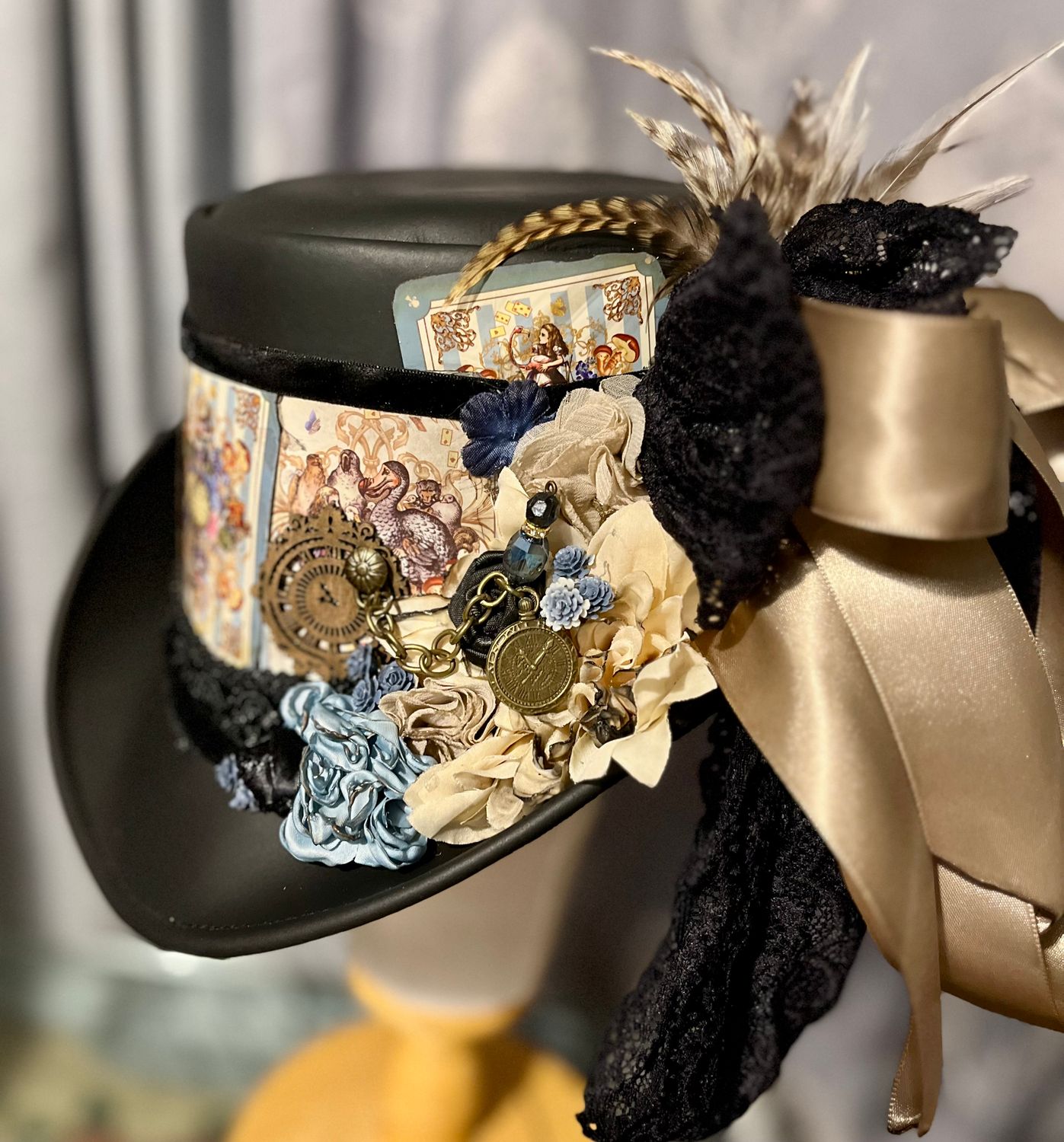 Kenny Leather Top Hat/Alice in Wonderland Cards Large