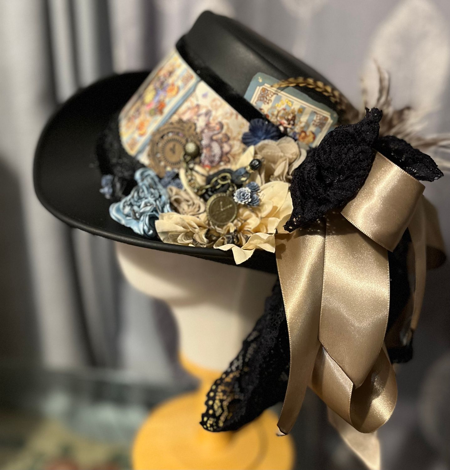 Kenny Leather Top Hat/Alice in Wonderland Cards Large