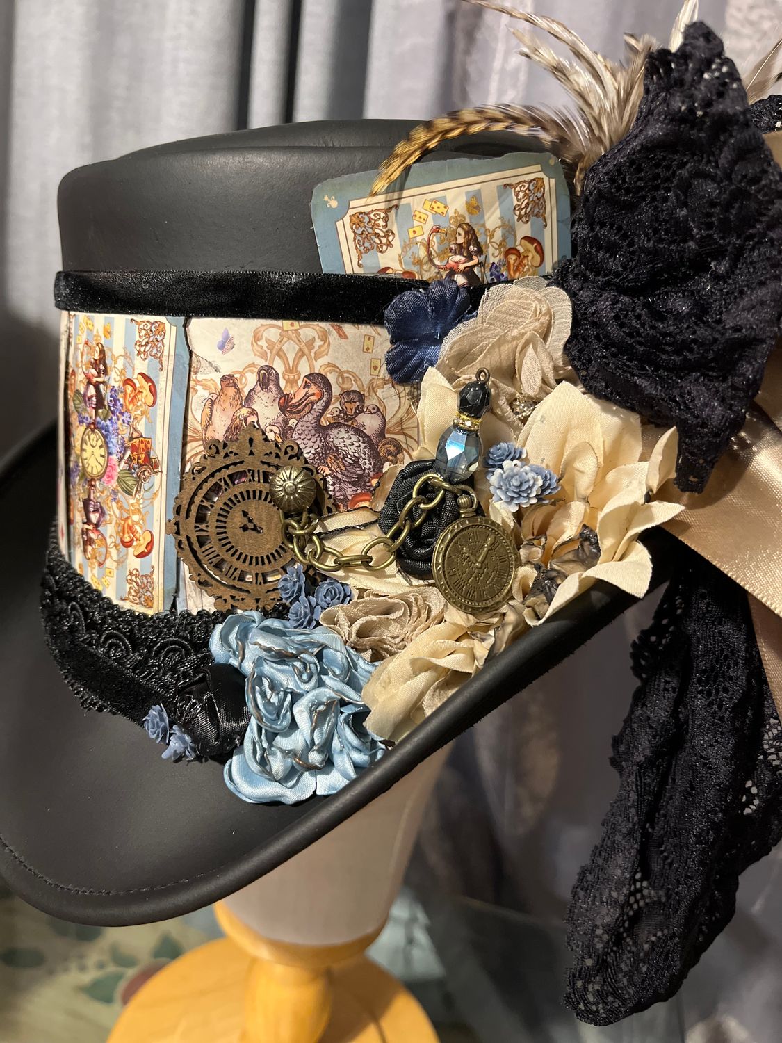 Kenny Leather Top Hat/Alice in Wonderland Cards Large