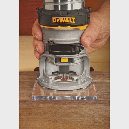 DWP611 1 1/4 Hp Max Torque Variable Speed Compact Router