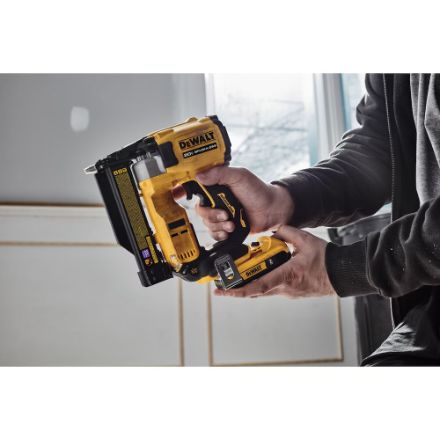 DCN623D1 ATOMIC COMPACT SERIESÃ¢â€žÂ¢ 20V MAX* Brushless Cordless 23 Ga. Pin Nailer Kit