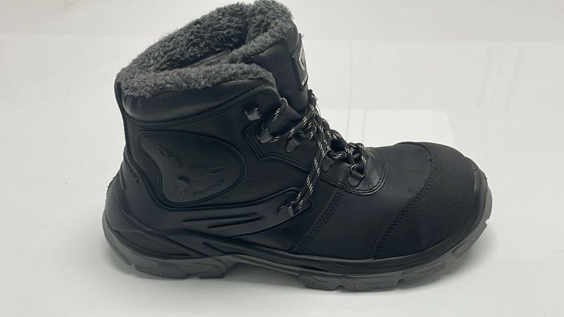 53-22768 EURO SECURITY SHOES SIZE: US(9) COLOR : BLACK