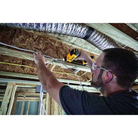 DCN701D1 Dewalt 20V Cordless Cable Stapler Kit