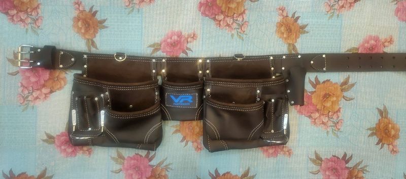 LA002 Baum All Leather Framing Pouch
