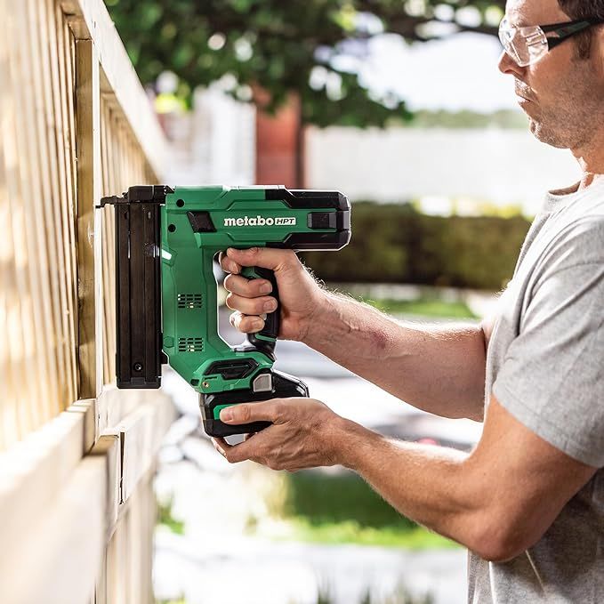 NV1845DAM Metabo HPT 18V  Brushless 1-3/4in Coil Roofing Nailer With Vinyl Siding Adaptor